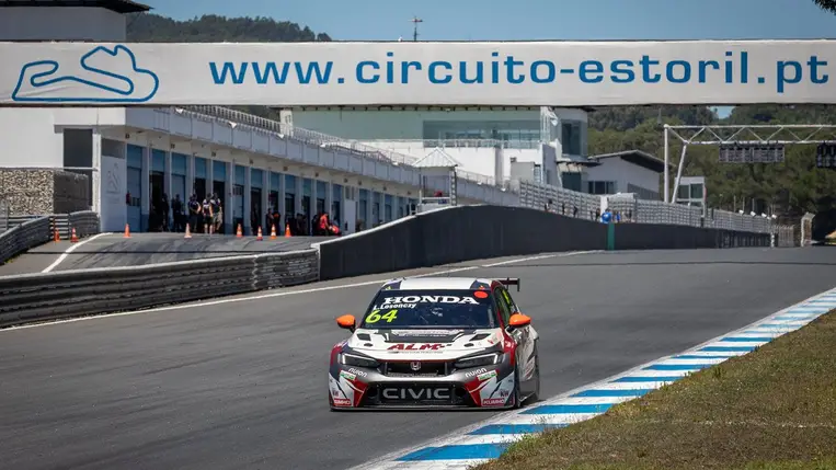 Balszerencsésen alakult Losonczy Levente beugrása a spanyol bajnokságba Fotó:  (TCR Spain)