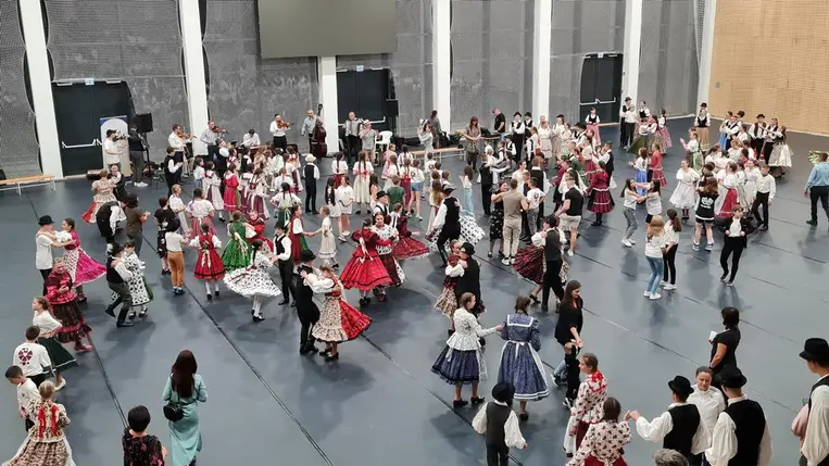 Találkozó Rákóczi szülőföldjén - Elkezdődött a XXVIII. Kárpátaljai Népzene, Néptánc és Kézműves Tábor Sátoraljaújhelyen. Fotó: Becske Adrienn