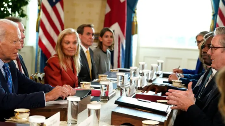 A nyugati fegyverek oroszországi bevetése is témája Joe Biden és Keir Starmer washingtoni tárgyalásainak