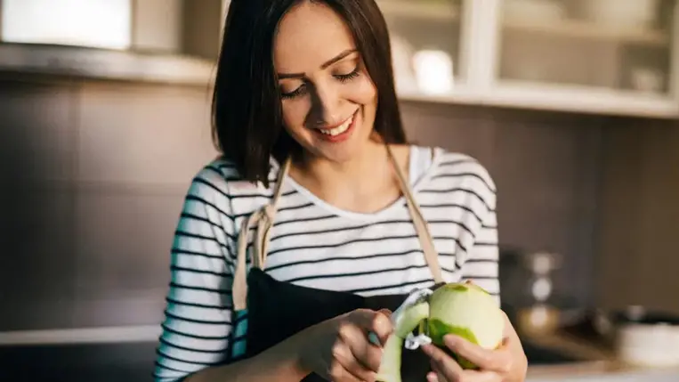 Nehogy kidobd az almahéjat! 7 dologra is használhatod 