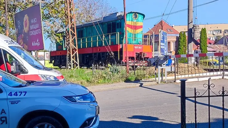 Október 19-én Ungváron egy mozdony elütött egy kiskorú fiút, aki a szerzett sérülések miatt kórházba került. Fotó: Olga Moja/Facebook