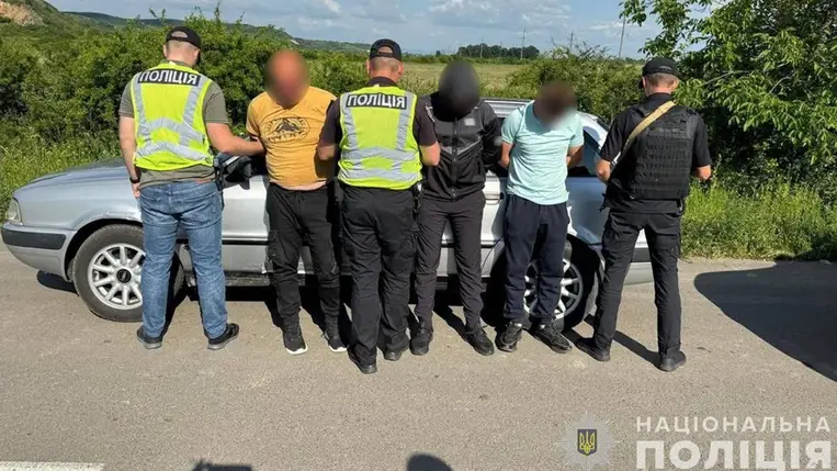 Embercsempészet miatt őrizetbe vettek egy dédai férfit Kárpátalján. Fotó: Nemzeti Rendőrség