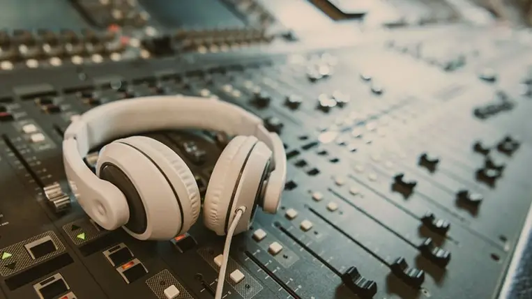  Akár 25 500 hrivnya bírság: hogyan büntetik meg az ukránokat orosz zene hallgatásáért