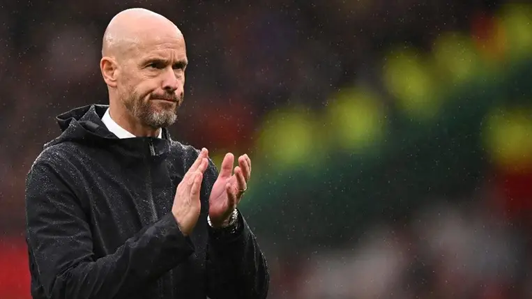 Kirúgták a Manchester United bukott holland edzőjét