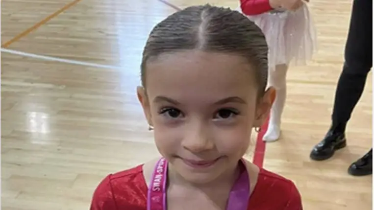 Farkasházi Réka 6 éves lánya tiszta édesanyja