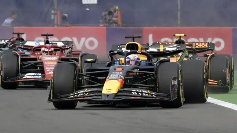 Újabb büntetéseket osztottak ki az F1-es futam után, Verstappen is kapott még