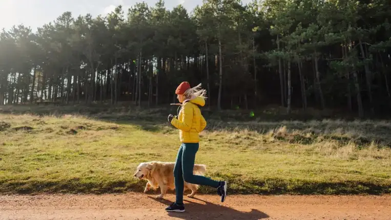 Heti ennyi futás már bizonyítottan csökkenti a sejtek öregedését 