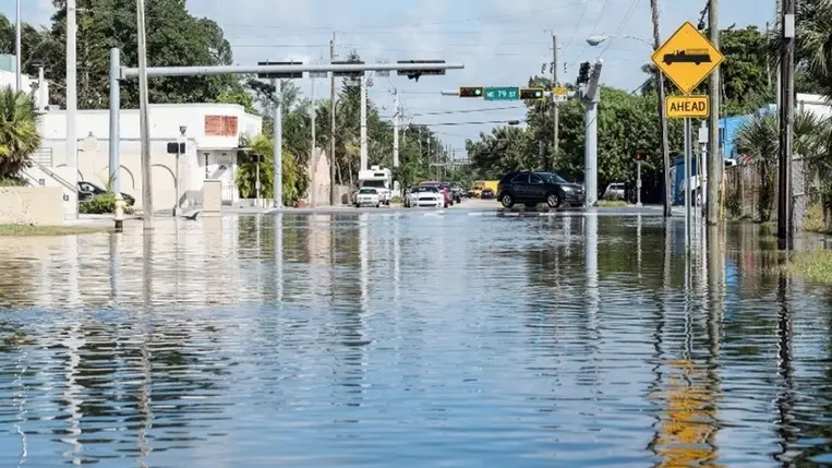 Florida több megyéjében hirdettek vészhelyzetet áradások miatt