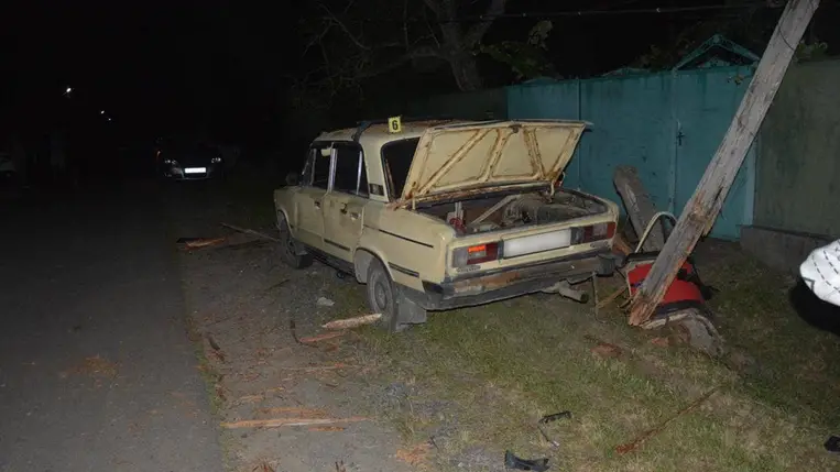 Kárpátalján a rendőrök őrizetbe vettek egy sofőrt, aki ittasan elütött egy nőt és két kisgyermeket. A 6 éves kislány helyszínen meghalt. Fotó: Nemzeti Rendőrség