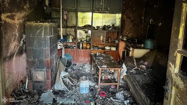 Kárpátalján egy 45 éves férfi életét vesztette a családi házában kitört tűzben. Fotó: DSZNSZ