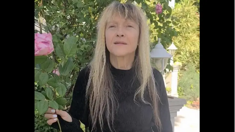 A 70 éves Marcellina smink nélkül