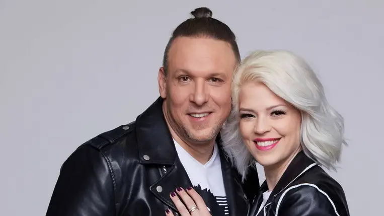 Ő Muri Enikő 15 évvel idősebb párja