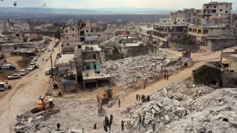 Nyolcszázhatvanöt évi börtönre ítélték a Dél-Törökországban összeomlott egyik lakóház építtetőjét