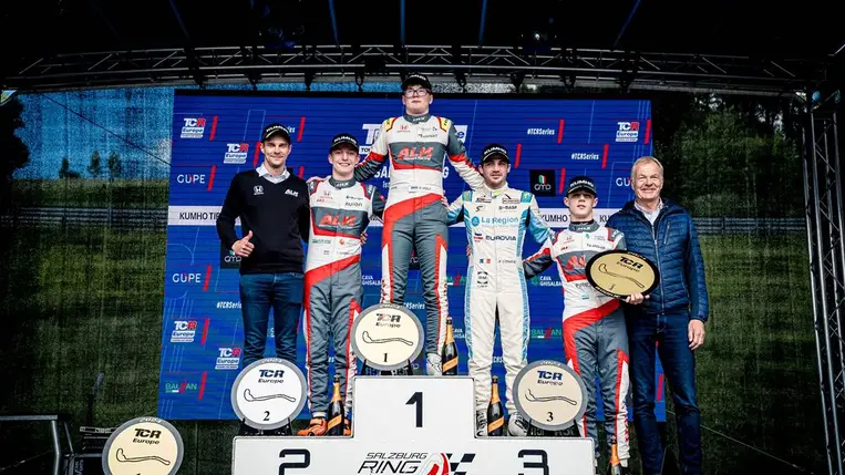 Dobogóra állt Losonczy Levente a TCR Europe salzburgi hétvégéjén. Fotó: Mackinger Photography