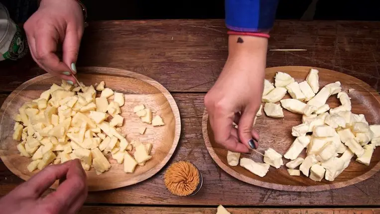 A sajt boldoggá tesz és elősegítheti az egészséges öregedést 