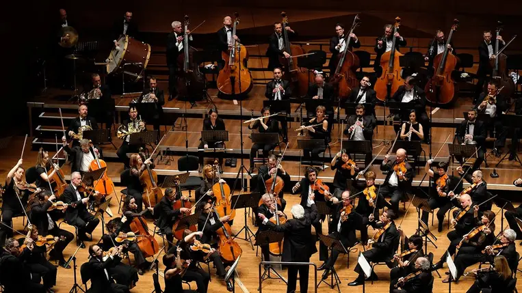 Ukrán, orosz, izraeli és palesztin vendégművészekkel lép fel a Fesztiválzenekar a Hősök terén