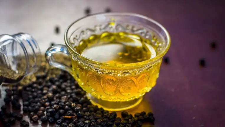 Enyhíti a puffadást, serkenti a keringést és beindítja a fogyást: így készíts teát fekete borsból