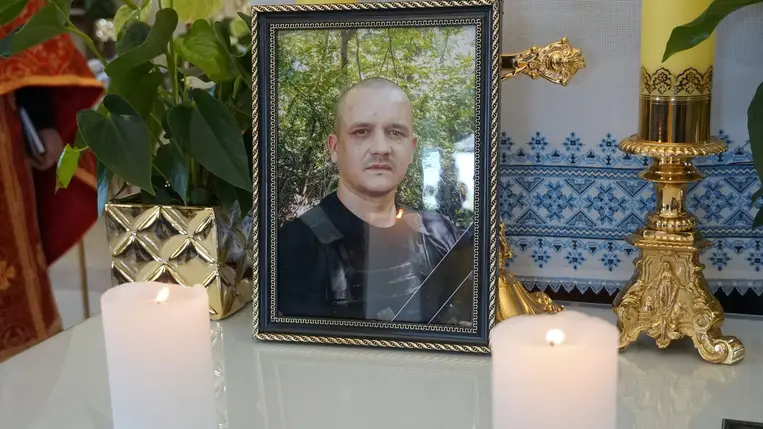 Munkácson végső búcsút vettek a 34 éves Jurij Sztaszo katonától. Fotó: Munkácsi Városi Tanács