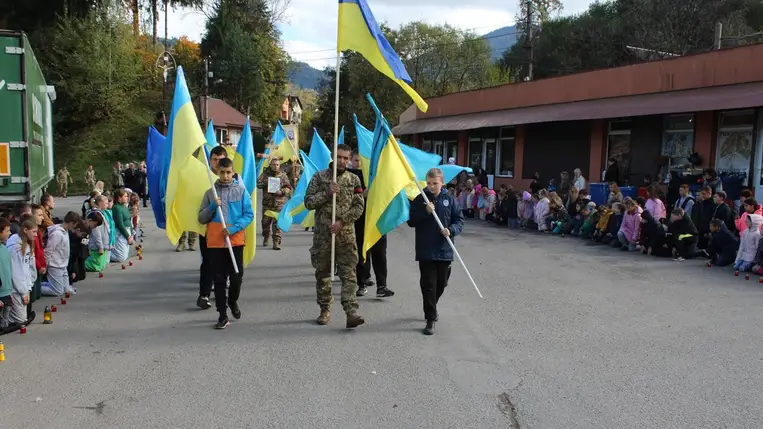 Rahón búcsút vettek a 47 éves Vaszil Rajhorodeckij katonától. Fotó: Rahói Városi Tanács