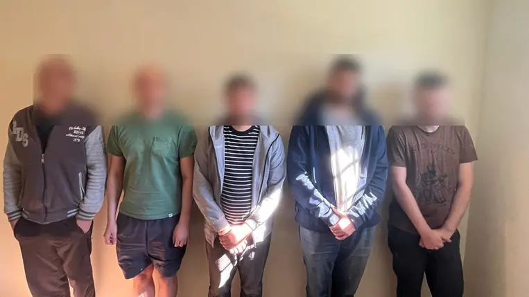 A Tiszán akartak átkelni, elfogták őket az ukrán határőrök. Fejenként 9000 dollárt fizettek az embercsempésznek. Fotó: Ukrán Állami Határőrszolgálat