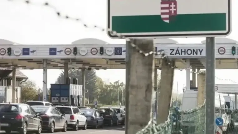 Akadozó  forgalom a Csap–Záhony határátkelőn