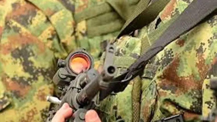 A diákoknak 2025-től katonai kiképzésen kell részt venniük