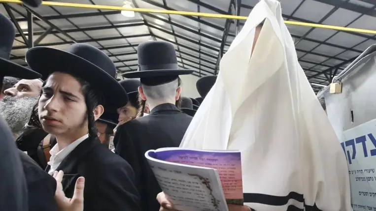 Zsidó zarándokok ezrei érkeztek a háborúban álló Ukrajnába