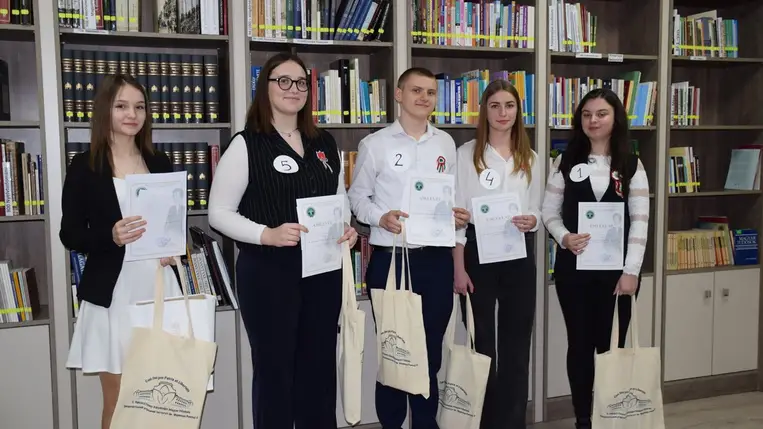 IX. Kárpátaljai Magyar Szónokverseny Beregszászban - „A boldogság titka a szabadság, a szabadság titka viszont a bátorság”. Fotó: Kárpátinfó/ Kovács Erzsébet