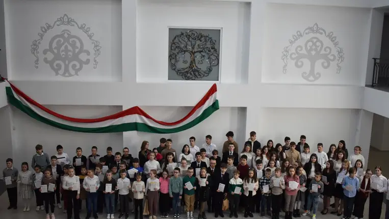 Elismerés az idei Zrínyi Ilona Matematikaverseny résztvevőinek - Díjkiosztó ünnepség a Beregszászi Bethlen Gábor Líceumban. Fotó: Kárpátinfó/ Kovács Elemér