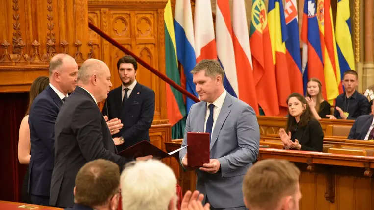 Esterházy-díjat kapott a Kárpátaljai Magyar Nagycsaládosok Egyesülete