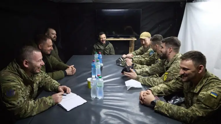 Zelenszkij felkereste a Pokrovszk taktikai csoport parancsnoki állását Donyeck megyében