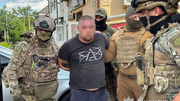 7 év börtönre ítélték a Kárpátalján lebukott kábítószer-kereskedő bandavezért. Fotó: Ukrán Nemzeti Rendőrség