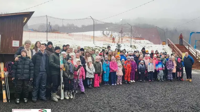 Újra síeltek és hófánkoztak Polenán a nagycsaládosok