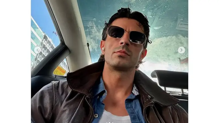 Andrei Mangra levágatta a hosszú haját: nagyon más a rövid frizurával