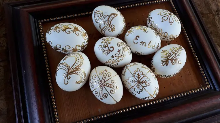 Kárpátaljai húsvéti örökség - A Hagyományok Háza tojásíró kalákája a virtuális térben.  Fotó: Hagyományok Háza