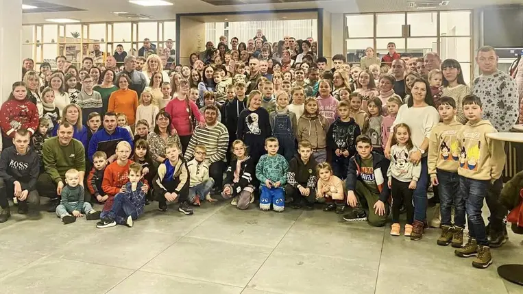 Kárpátaljai magyar nagycsaládosok a sátoraljaújhelyi Rákóczi Táborban - „A kárpátaljai magyarok mindig számíthatnak a magyar kormányra”. Fotó:  MTI