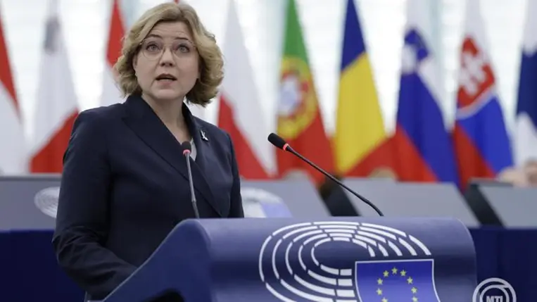 Henna Virkkunen, az Európai Bizottság technológiai szuverenitásért, biztonságért és demokráciáért felelős uniós biztos. MTI/EPA/Ronald Wittek