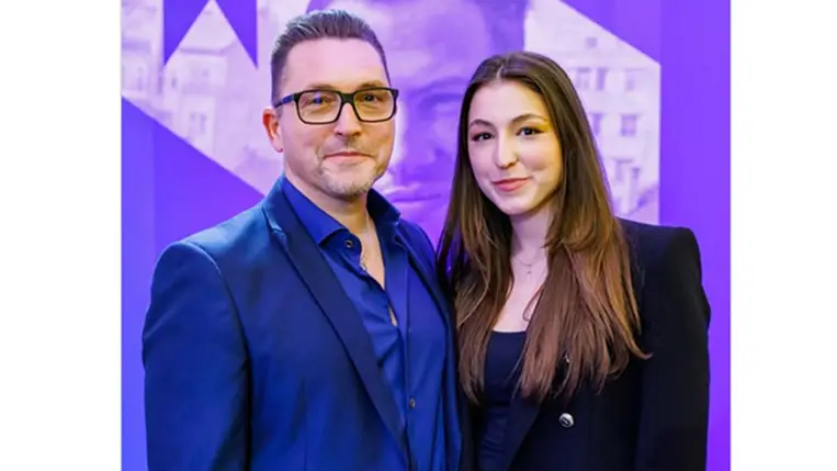 Ákos 23 éves lányával: igézően szép nő lett Annából