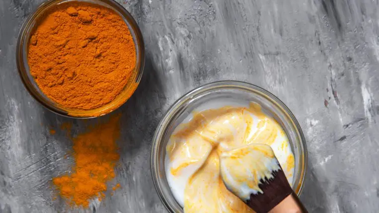 Csökkenti a mitesszereket, finomítja a tág pórusokat