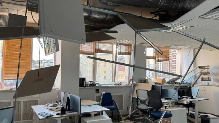 Az EU diplomáciai képviseletének épülete is megrongálódott a kijevi rakétatámadásban. X-felvétel