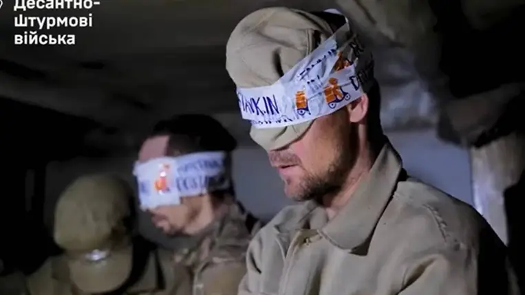 Az ukrán fegyveres erők 15 orosz katonát ejtettek foglyul Szumi megyében