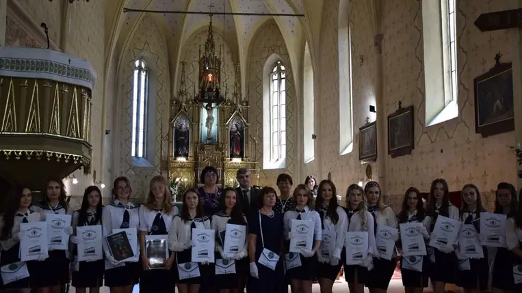 Diplomaátadó ünnepség a Felsőfokú Szakképzési Intézetben - Higgyünk álmaink szépségében. Fotó: Kárpátinfó/ Kovács Elemér