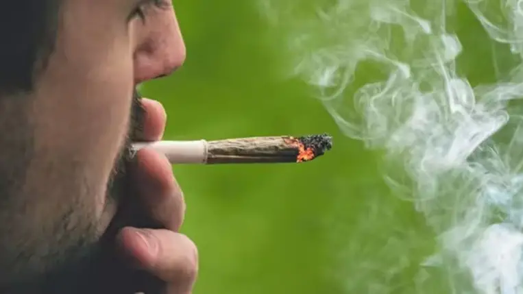 A dohányosok szájában több több a káros baktérium 