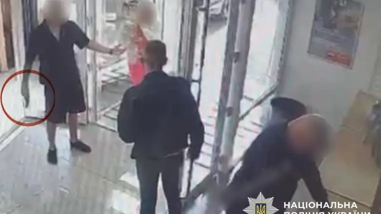 Egy parkolóhely miatti vita lövöldözésbe torkollott egy ungvári postahivatalban. Fotó: Ukrán Nemzeti Rendőrség