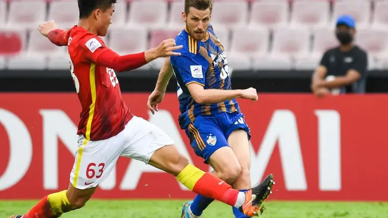 Erre senki nem számított: meglepő döntést hozott a magyar focista