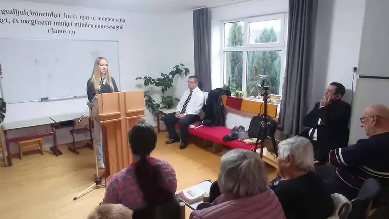 Evangelizációs esték a Glória Ifjúsági és Missziós Központban - Gyere ki a világosságra