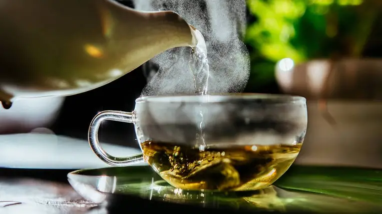 Ez a 7 gyógynövény segít a sajgó térdeken és a derékfájáson