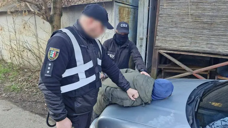 Fegyverkereskedőt vettek őrizetbe Kárpátalján. Fotó: Nemzeti Rendőrség