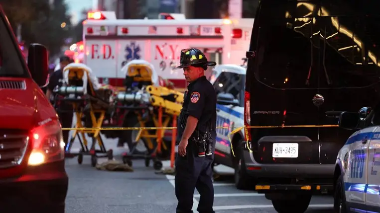 Halálos ámokfutás New Yorkban: öt embert megölt, majd önmagával is végzett egy fegyveres támadó.Kiemelt kép forrása: AFP News