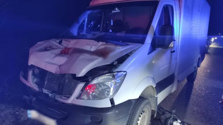 A Técsői Rendőrség halálos közúti balesetet vizsgál, amelyben egy gyalogos nő életét vesztette. Fotó: Nemzeti Rendőrség